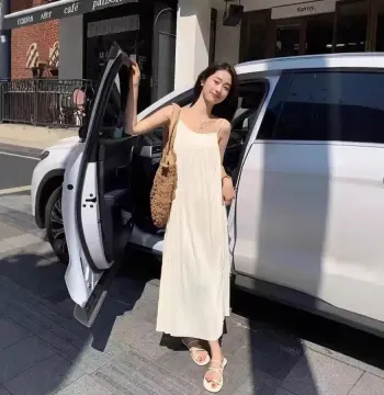 夏季宽松气质新款裙子长款显瘦法式风格吊带性感连衣裙修身吊带裙